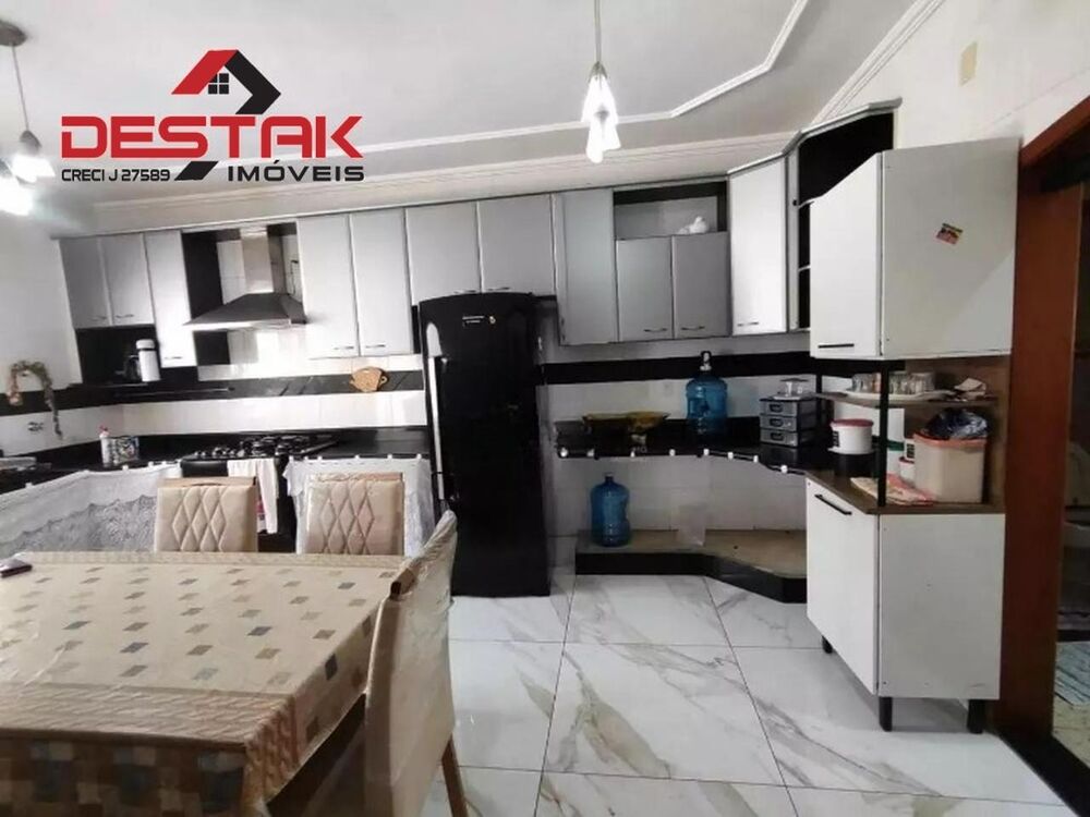 Casa, 4 quartos, 363 m² - Foto 1