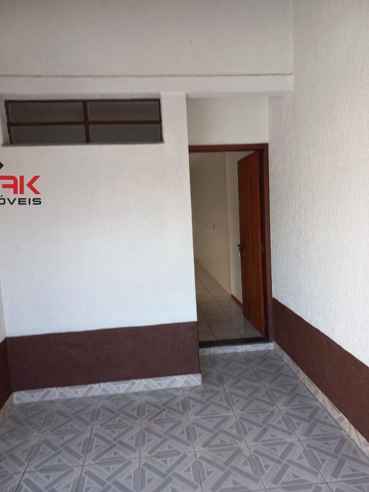 Casa à venda com 2 quartos, 180m² - Foto 4
