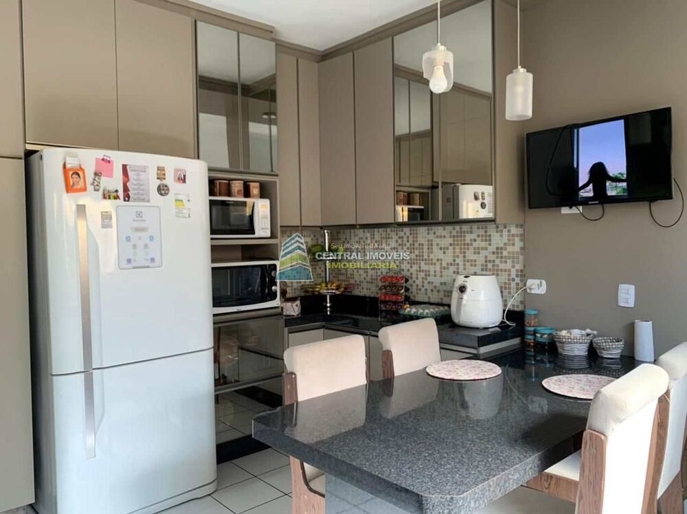 Sobrado, 2 quartos, 400 m² - Foto 1