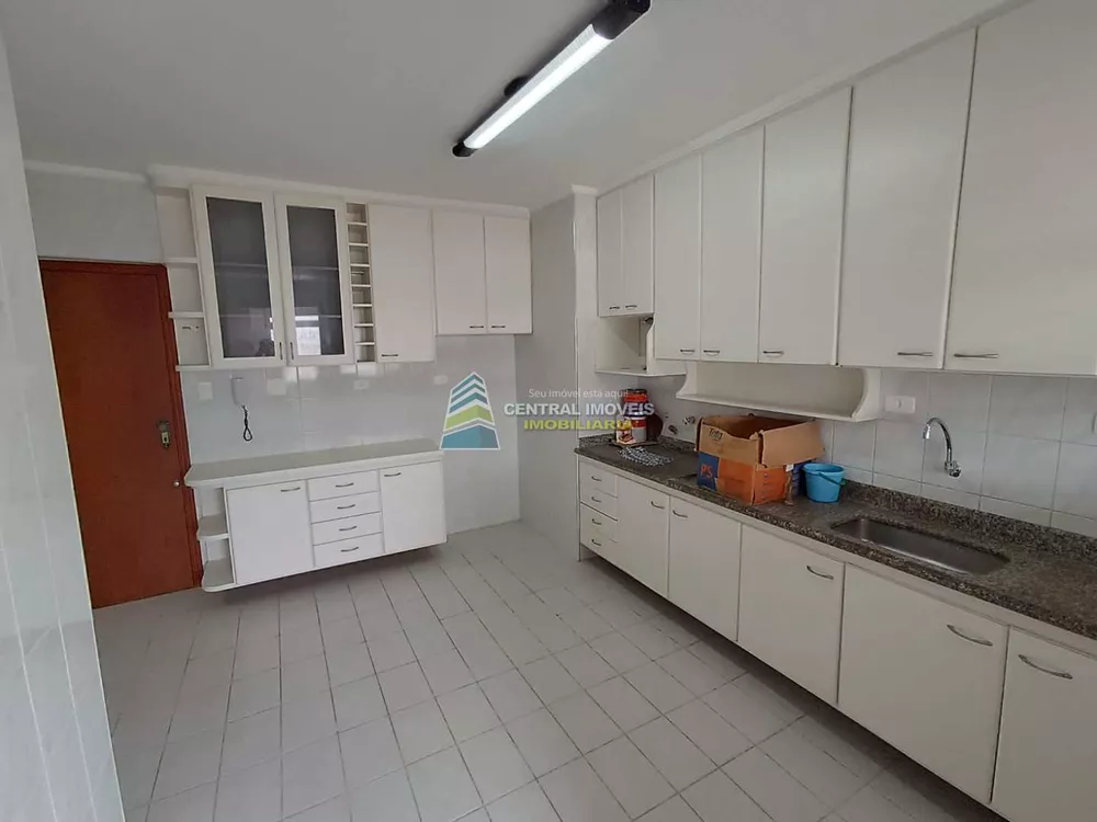 Apartamento à venda com 3 quartos, 180m² - Foto 4