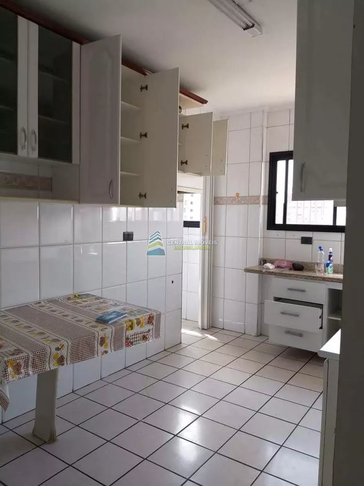 Apartamento à venda com 2 quartos, 77m² - Foto 3