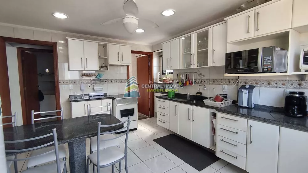 Apartamento à venda com 4 quartos, 148m² - Foto 2