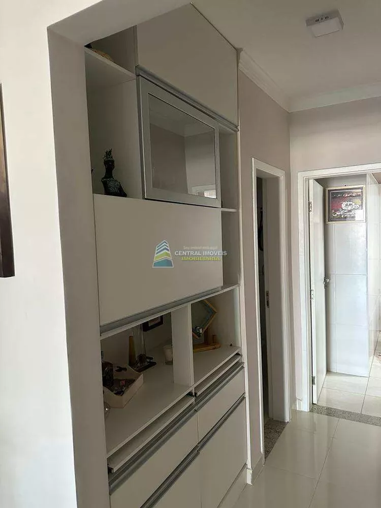 Apartamento à venda com 3 quartos, 136m² - Foto 3