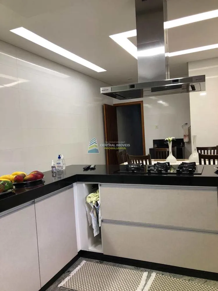 Sobrado, 4 quartos, 180 m² - Foto 1