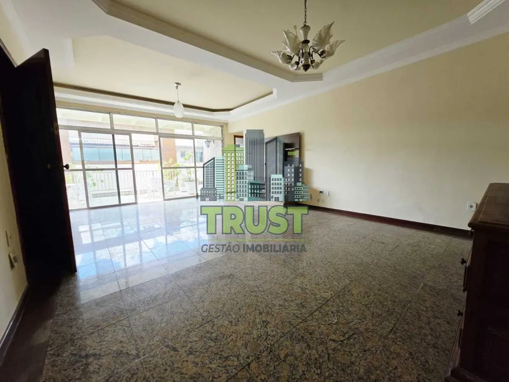 Cobertura, 3 quartos, 221 m² - Foto 1