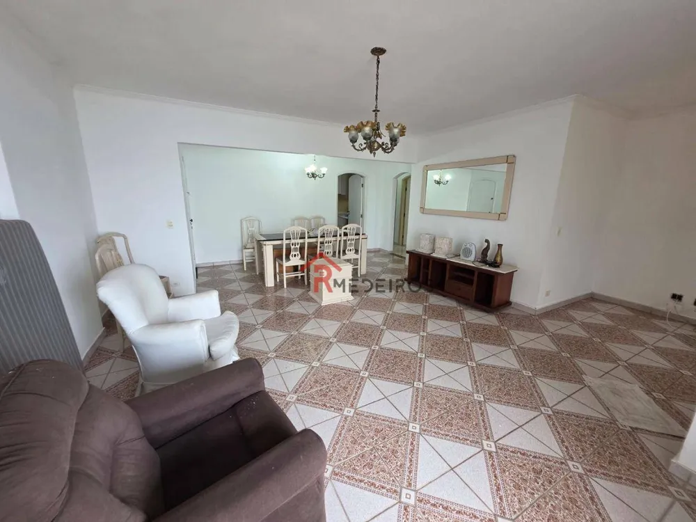 Apartamento, 3 quartos, 220 m² - Foto 2