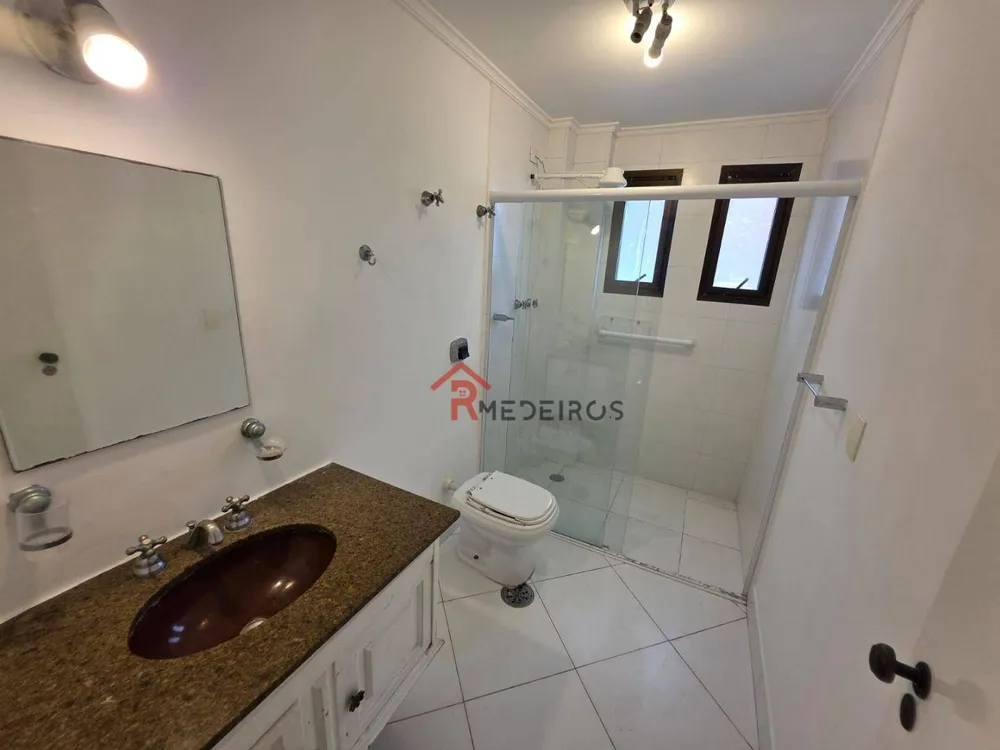 Apartamento, 3 quartos, 220 m² - Foto 2