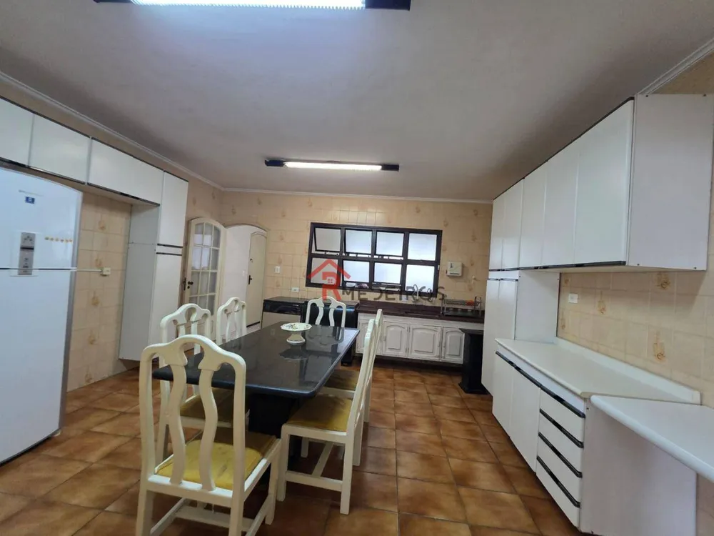 Apartamento, 3 quartos, 220 m² - Foto 9