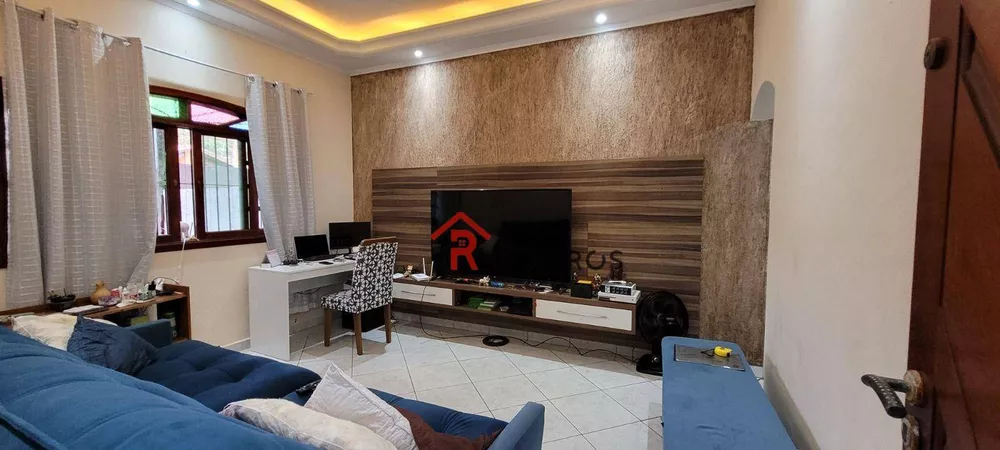 Casa à venda com 2 quartos, 70m² - Foto 4