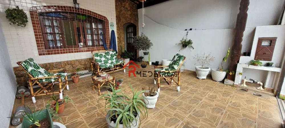 Casa à venda com 2 quartos, 70m² - Foto 2