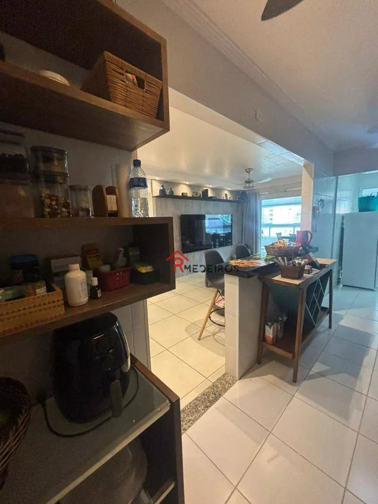 Apartamento à venda com 3 quartos, 141m² - Foto 2