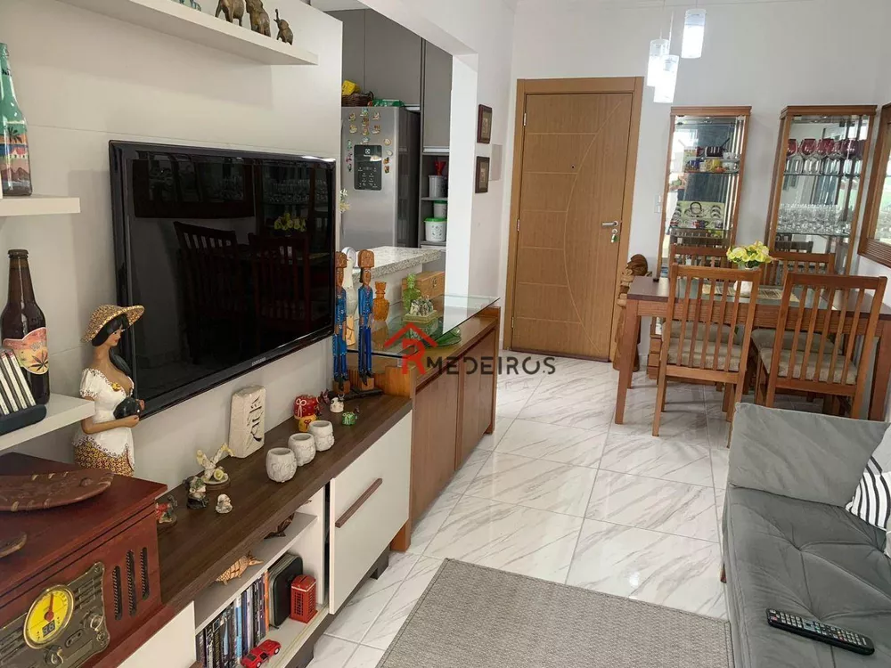 Apartamento à venda com 2 quartos, 67m² - Foto 4