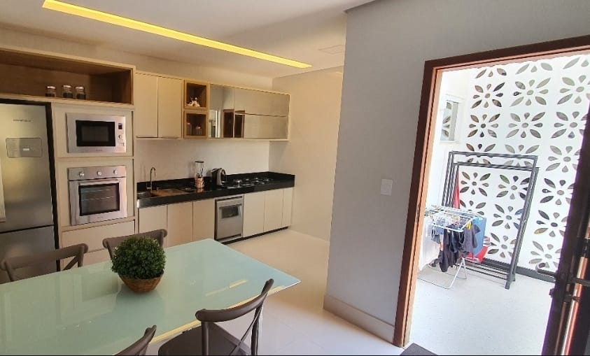 Casa à venda com 3 quartos, 250m² - Foto 15