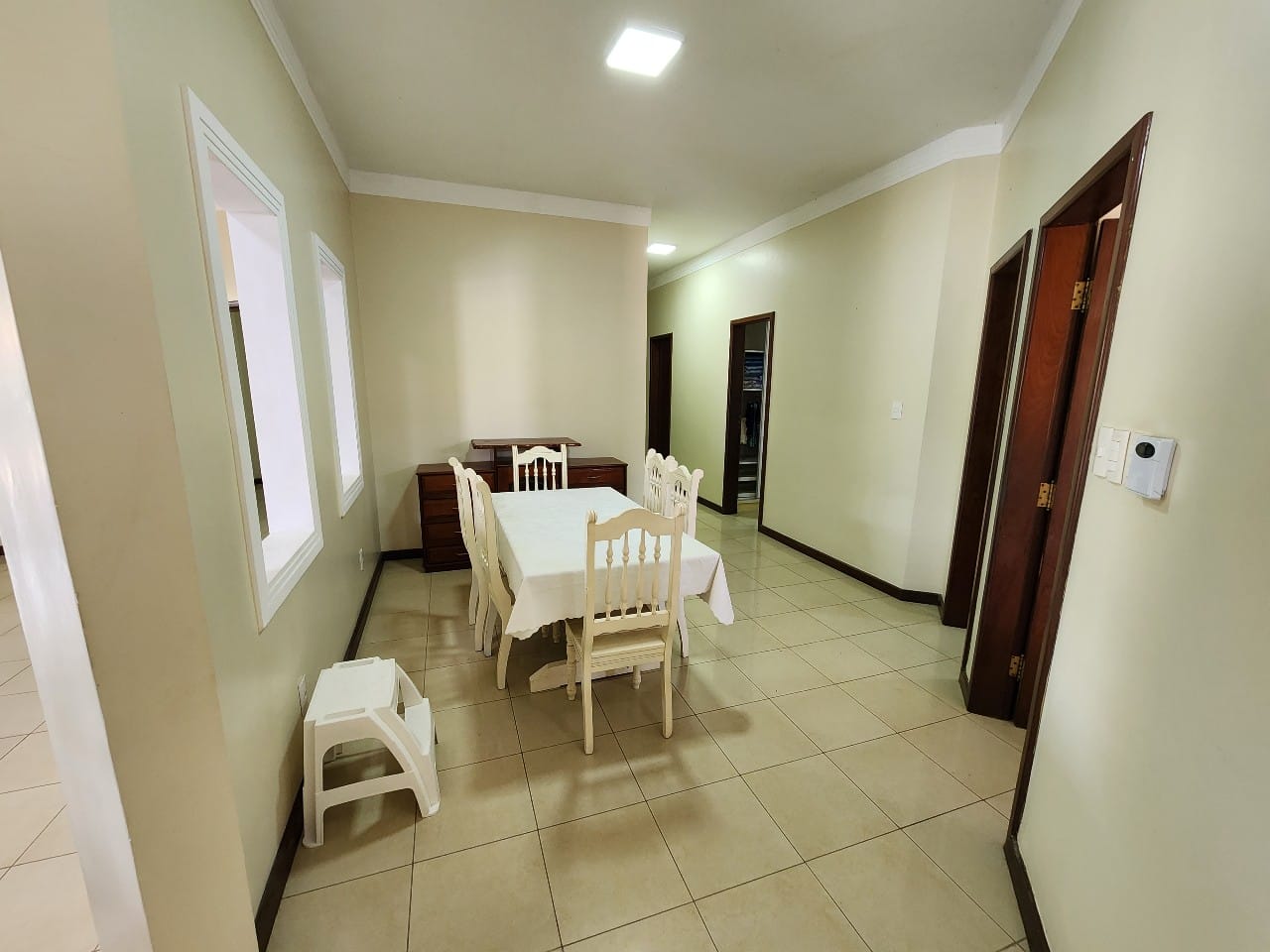 Casa à venda com 4 quartos, 560m² - Foto 8