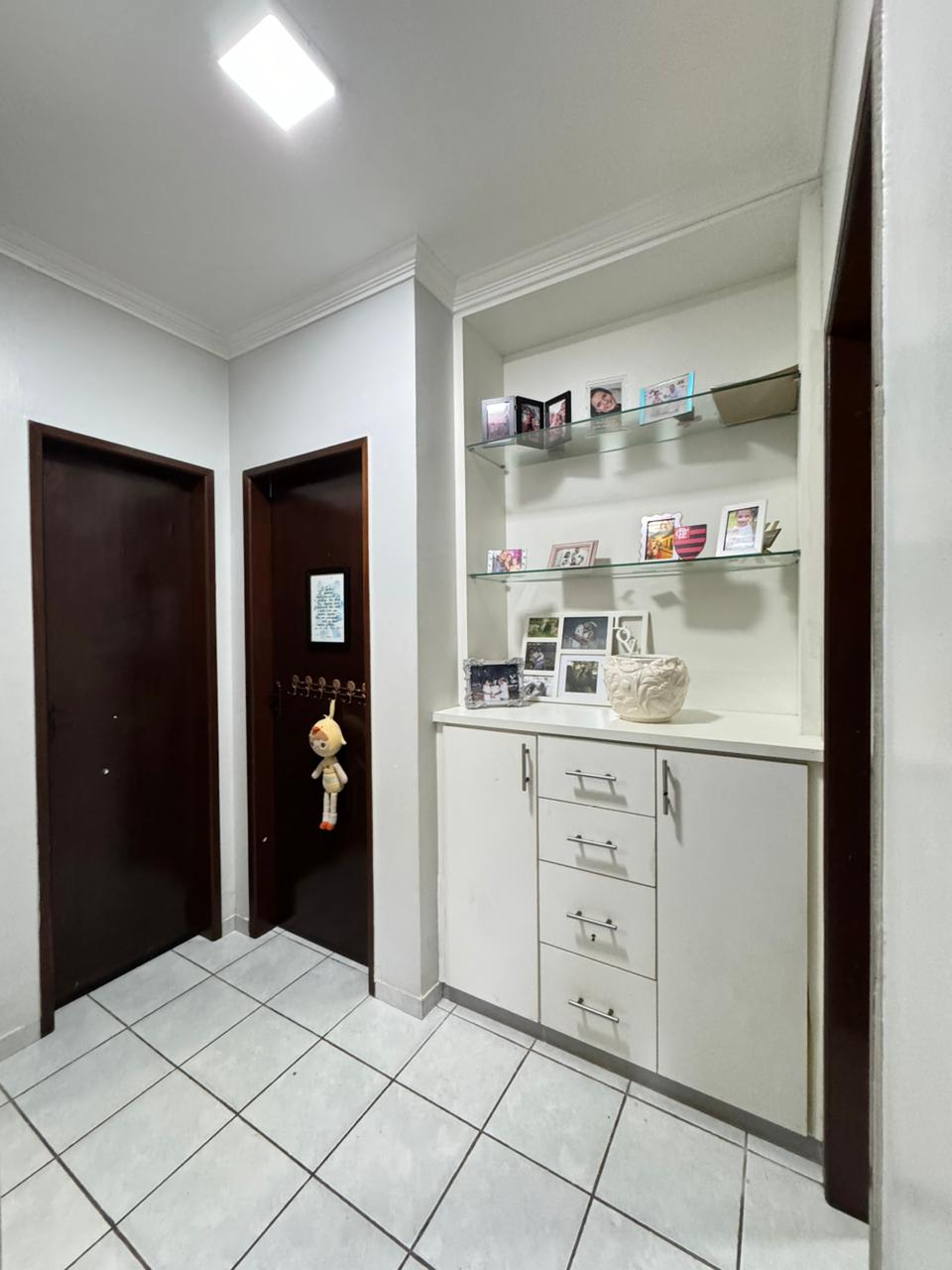 Casa de Condomínio à venda com 3 quartos, 180m² - Foto 2