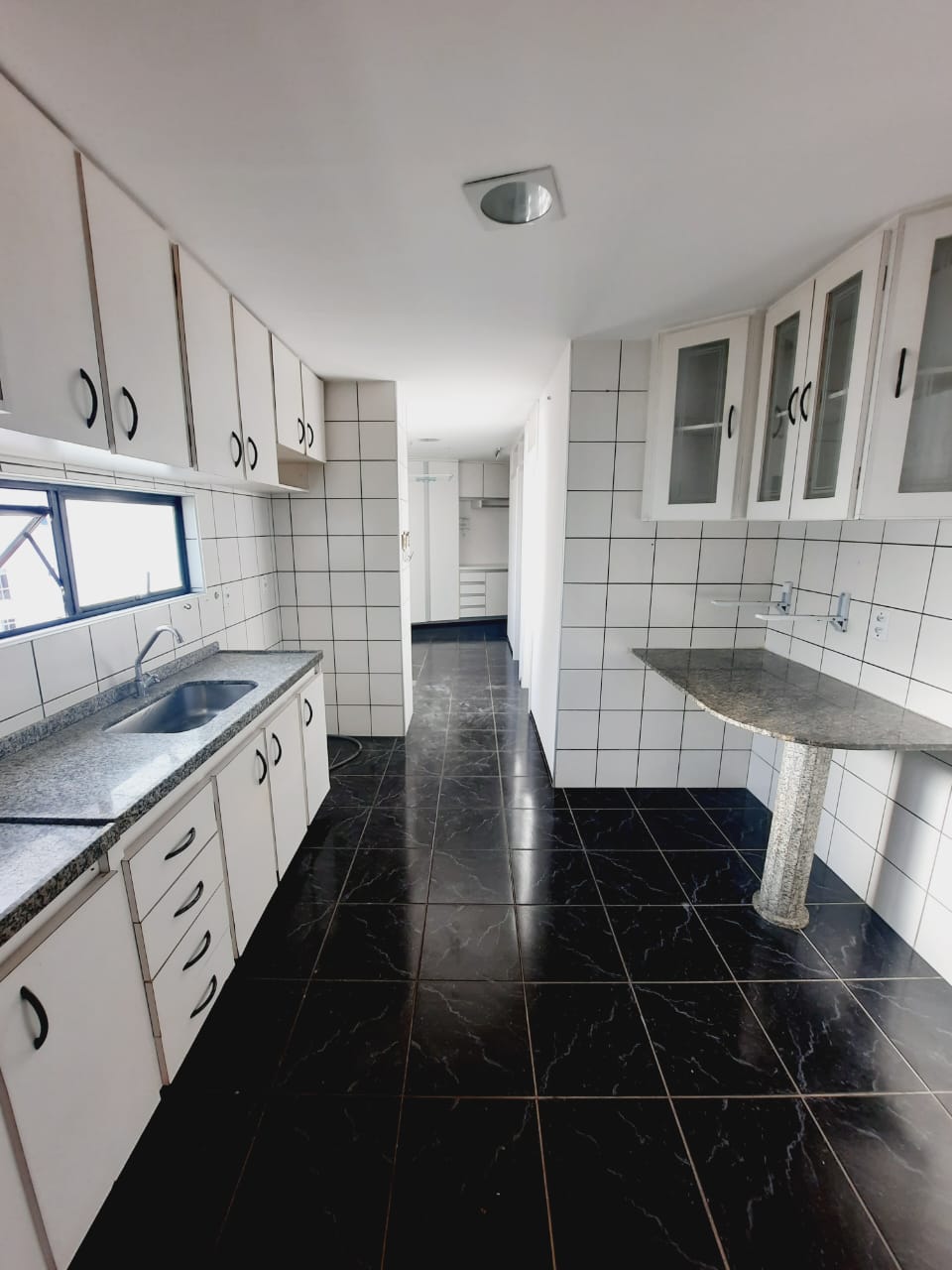 Apartamento para alugar com 3 quartos, 129m² - Foto 10