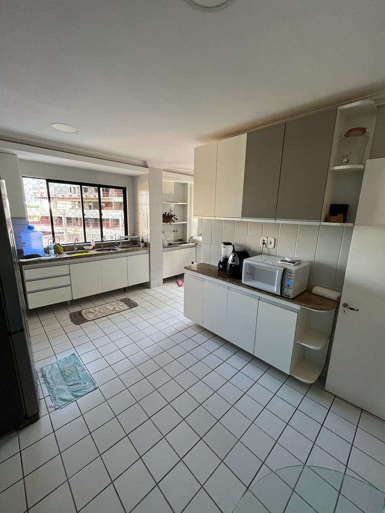 Apartamento à venda com 4 quartos, 198m² - Foto 10