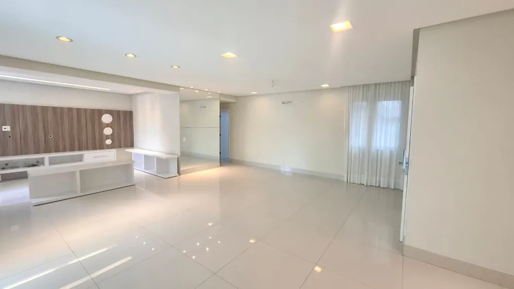 Apartamento, 3 quartos, 217 m² - Foto 1