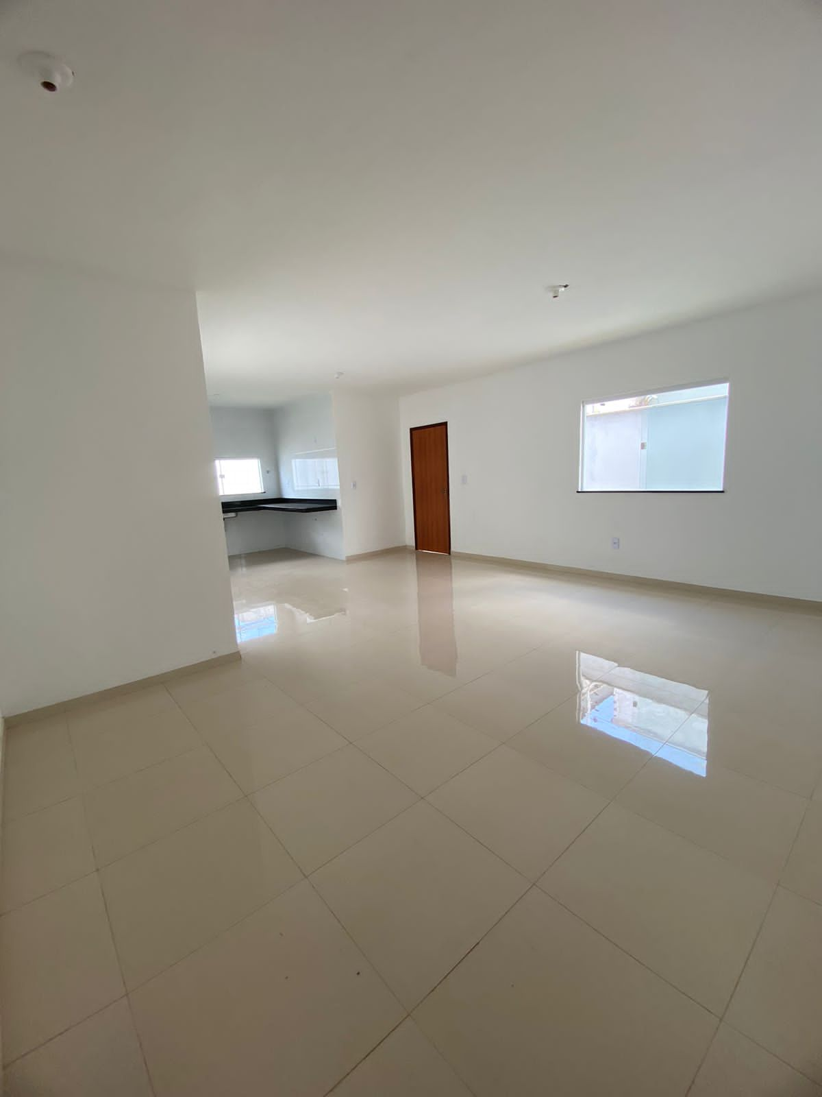 Casa à venda com 3 quartos, 114m² - Foto 2