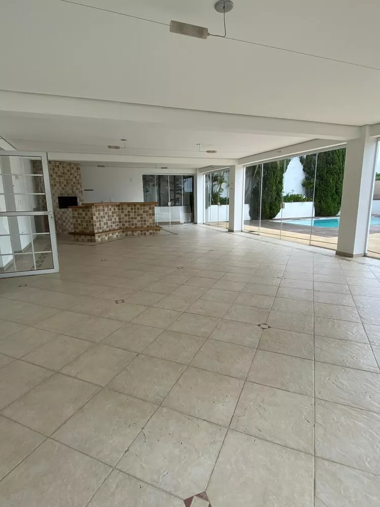 Casa de Condomínio à venda com 4 quartos, 500m² - Foto 3