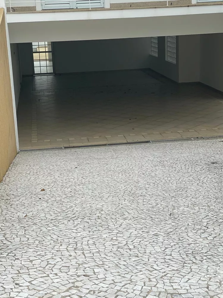 Casa de Condomínio à venda com 4 quartos, 500m² - Foto 2