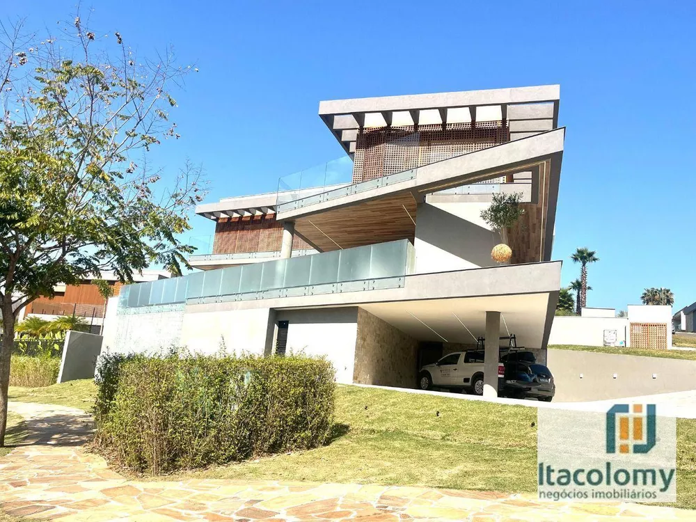 Casa de Condomínio à venda com 4 quartos, 563m² - Foto 2