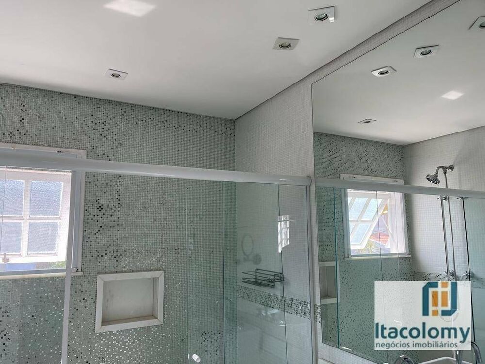 Casa de Condomínio para alugar com 4 quartos, 350m² - Foto 5