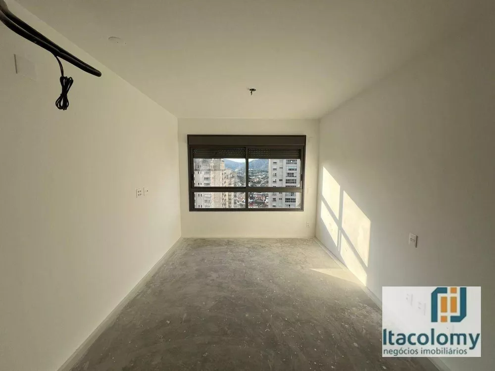 Apartamento à venda com 3 quartos, 180m² - Foto 4