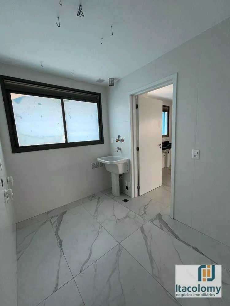 Apartamento à venda com 4 quartos, 180m² - Foto 2