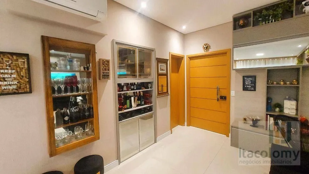 Apartamento, 3 quartos, 242 m² - Foto 1