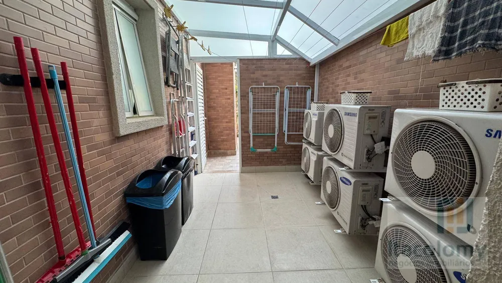 Apartamento, 3 quartos, 242 m² - Foto 2