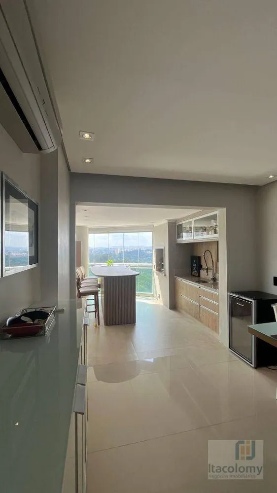 Apartamento, 4 quartos, 261 m² - Foto 1