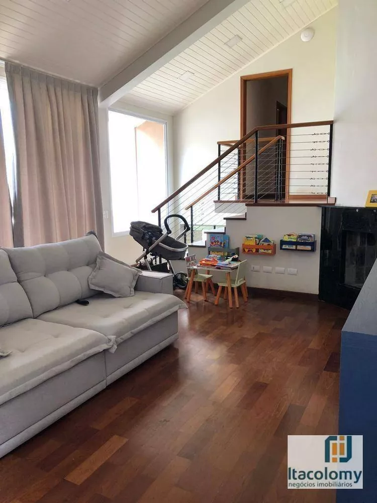 Casa de Condomínio à venda com 3 quartos, 205m² - Foto 3