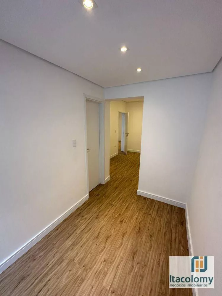 Casa à venda com 3 quartos, 241m² - Foto 4