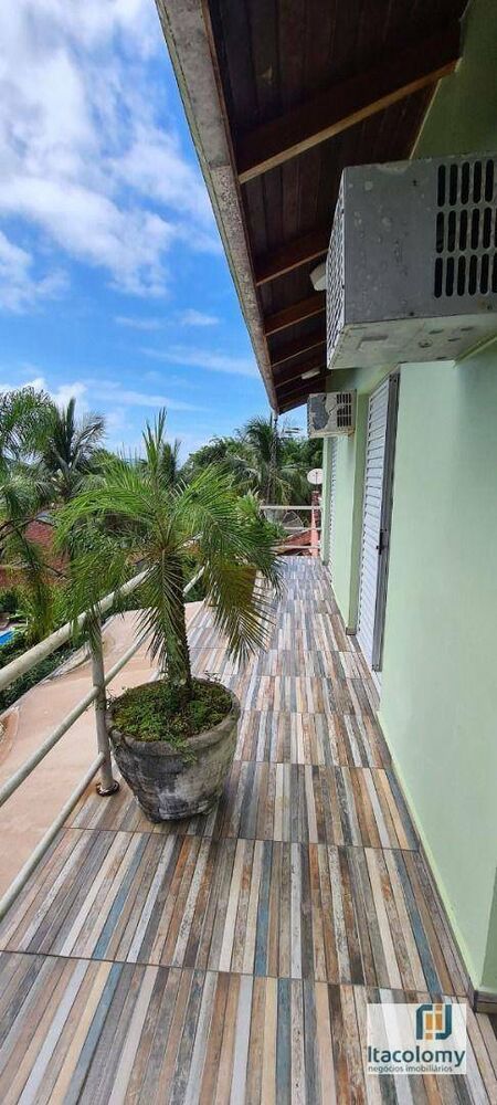 Casa à venda com 7 quartos, 500m² - Foto 4