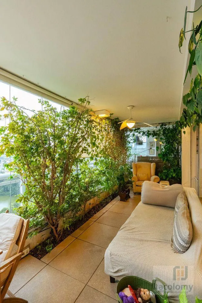 Apartamento, 3 quartos, 196 m² - Foto 2