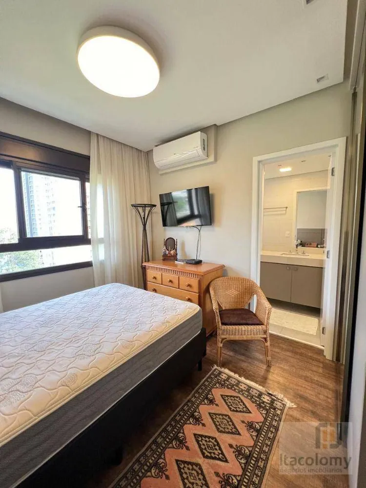 Apartamento, 3 quartos, 228 m² - Foto 2