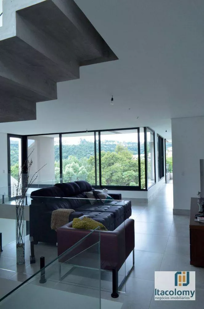 Casa de Condomínio à venda com 4 quartos, 466m² - Foto 4