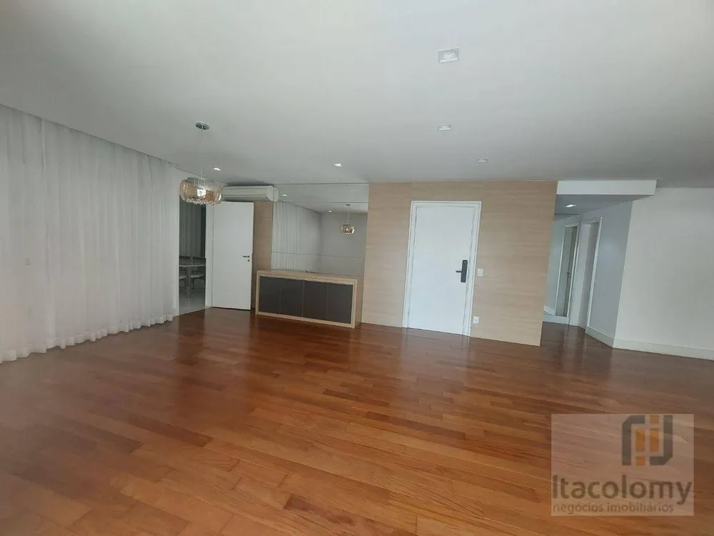 Apartamento, 3 quartos, 243 m² - Foto 2