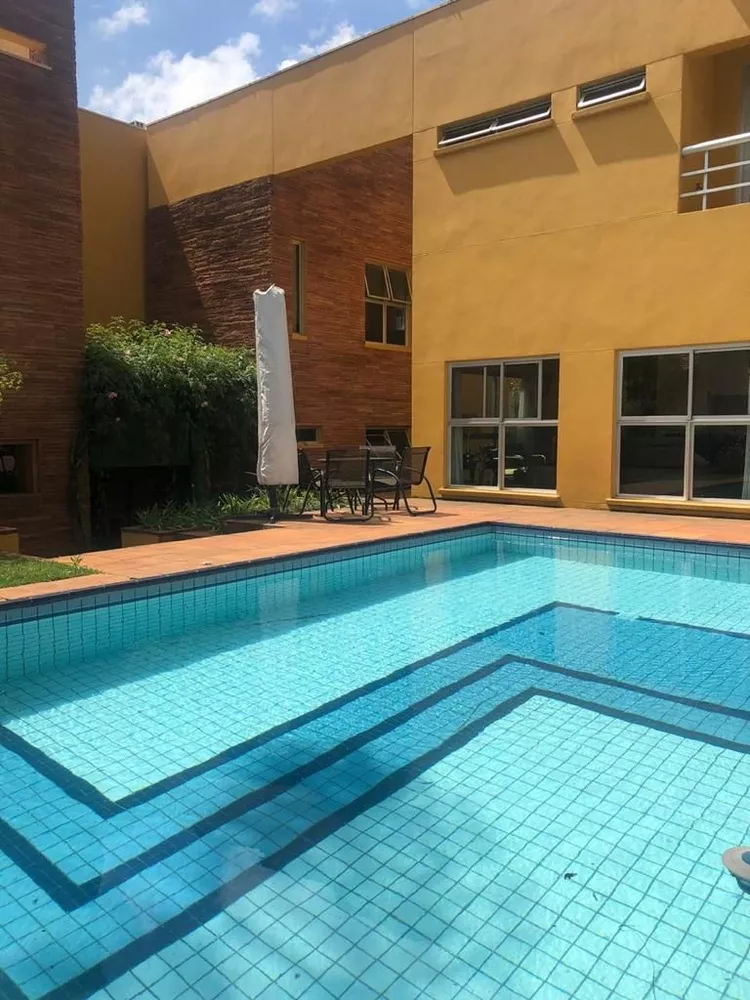 Casa de Condomínio à venda com 4 quartos, 448m² - Foto 2