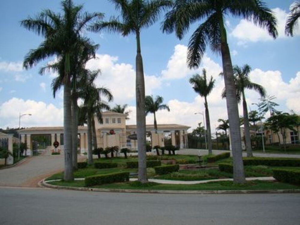 Casa de Condomínio para alugar com 4 quartos, 640m² - Foto 8