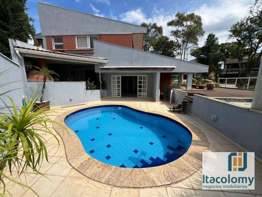 Casa de Condomínio à venda e aluguel com 4 quartos, 353m² - Foto 1