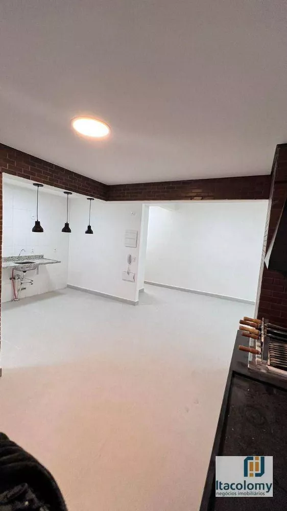 Apartamento à venda com 3 quartos, 97m² - Foto 2