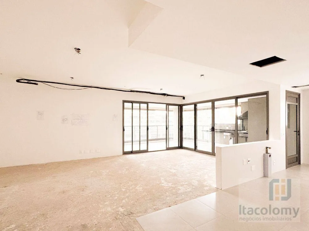 Apartamento, 4 quartos, 244 m² - Foto 1