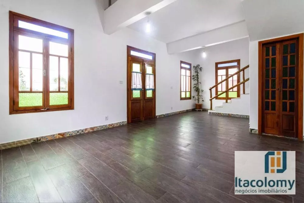 Casa de Condomínio à venda com 3 quartos, 166m² - Foto 2