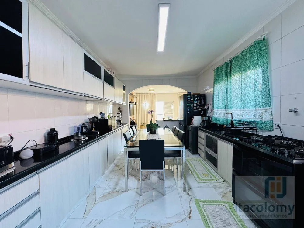 Casa, 4 quartos, 270 m² - Foto 4