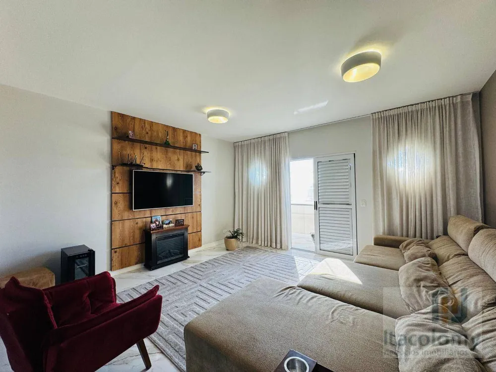 Casa, 4 quartos, 270 m² - Foto 1