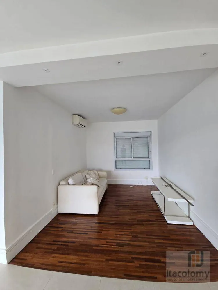 Apartamento, 3 quartos, 196 m² - Foto 2