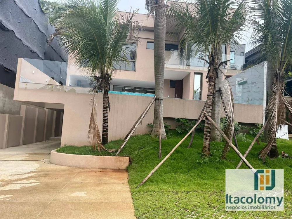 Casa de Condomínio à venda com 4 quartos, 400m² - Foto 1