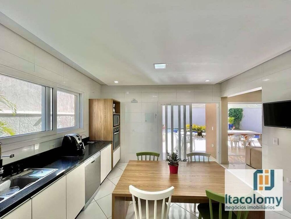 Casa de Condomínio à venda com 4 quartos, 315m² - Foto 5